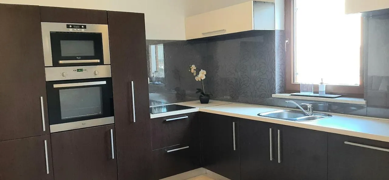 Apartment Helle Ferienwohnung mit Privatpool und gemütlicher Grillecke Ližnjan