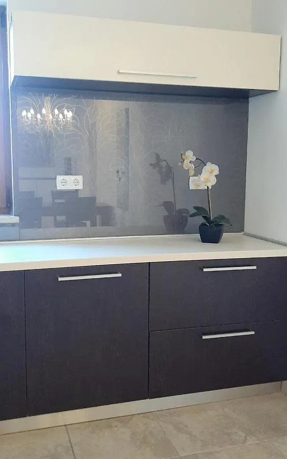 Helle Ferienwohnung mit Privatpool und gemütlicher Grillecke Ližnjan 0*,