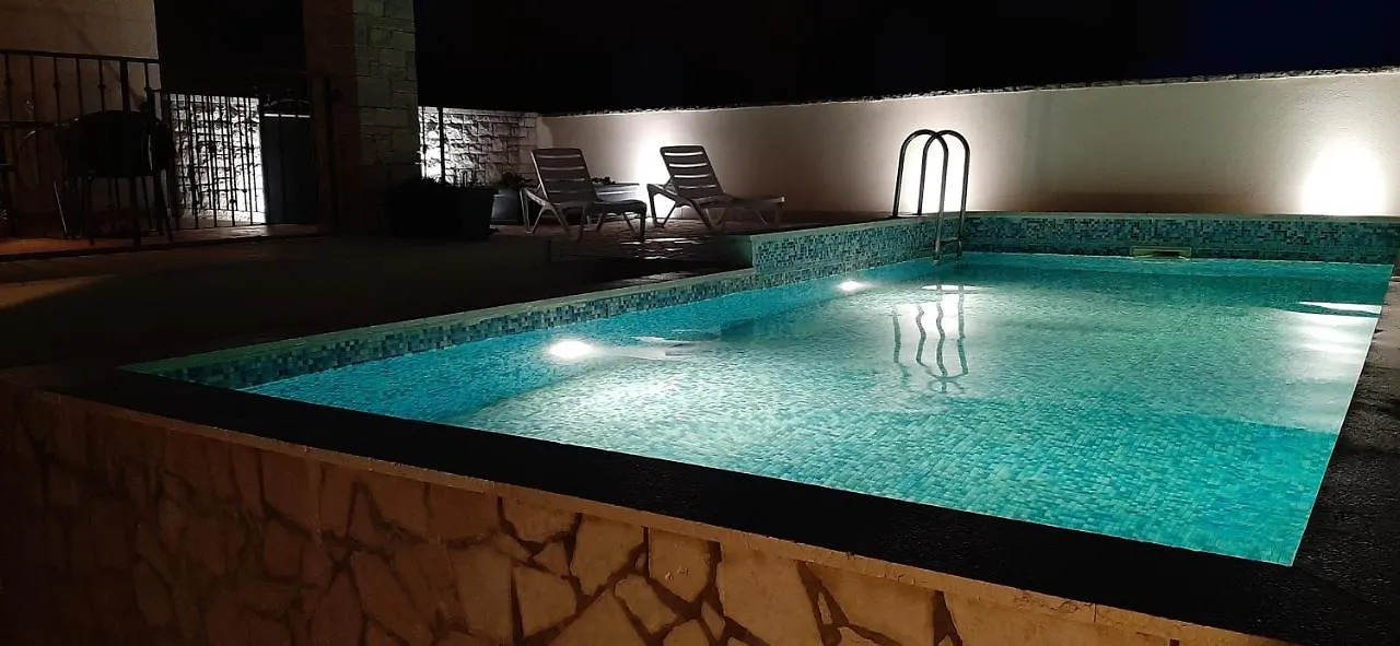 Apartment Traumferienwohnung: Meerblick-Apartment mit Privatpool in Istrien Liznjan