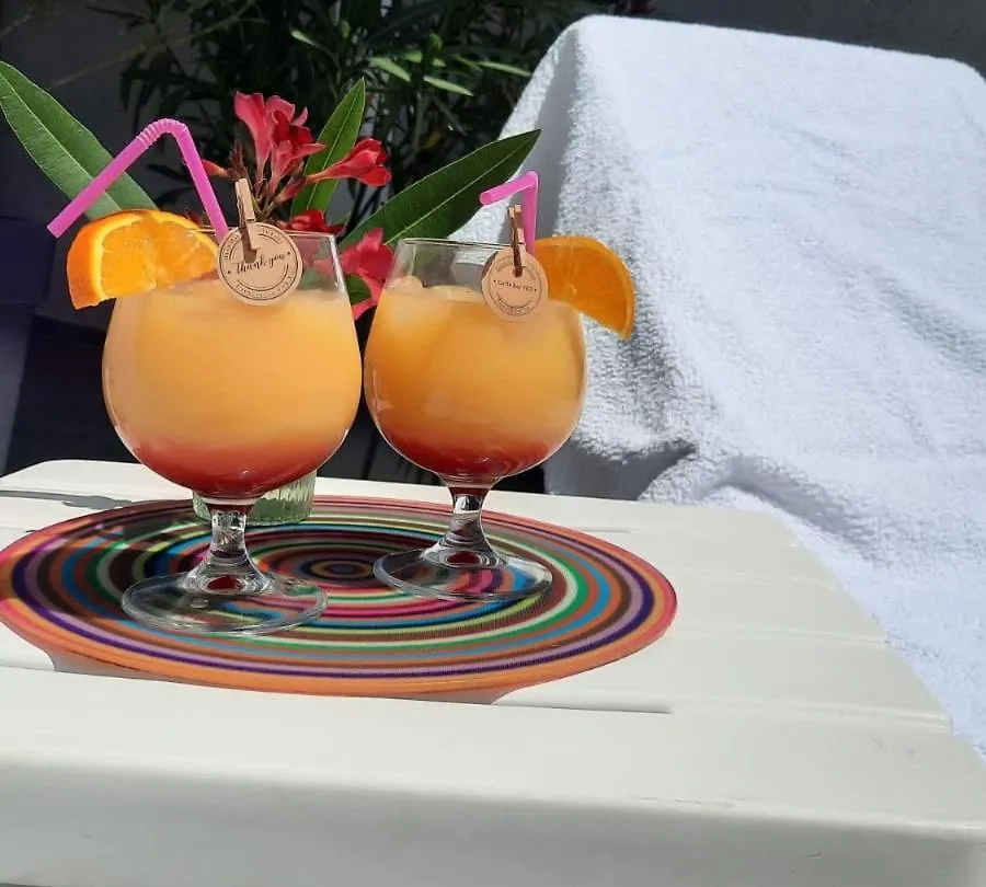 Traumferienwohnung: Meerblick-Apartment mit Privatpool in Istrien Liznjan Apartment
